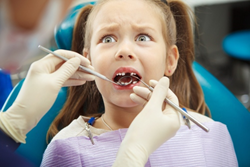 ילדים ורופאי שיניים: (לא) סיפור אהבה