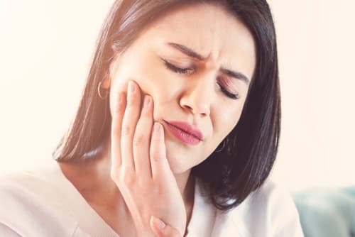 איך להעביר כאבי שיניים